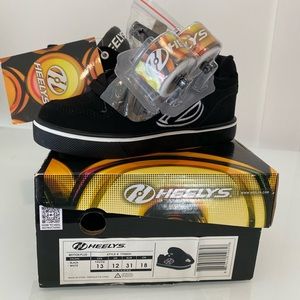 Heely youth 13 NWT shoes